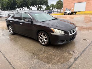 2014 Nissan Maxima 3.5 SV - Exterior Front Right Corner Image